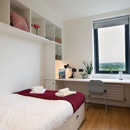 Goldcrest Village Rooms University Of Голуей Екстериор снимка