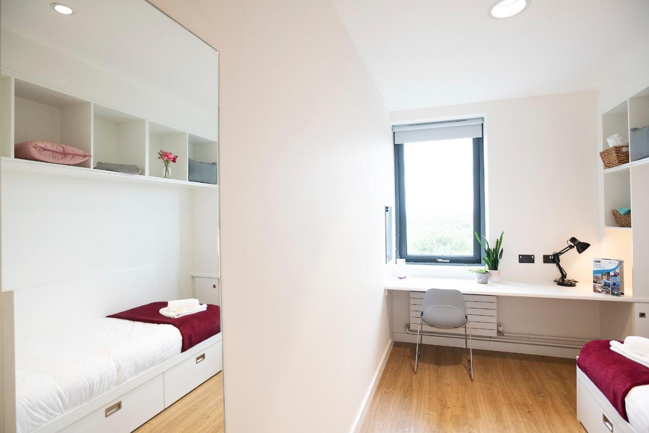 Goldcrest Village Rooms University Of Голуей Екстериор снимка