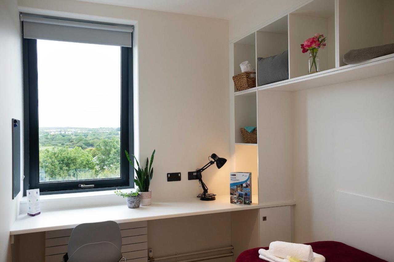 Goldcrest Village Rooms University Of Голуей Екстериор снимка