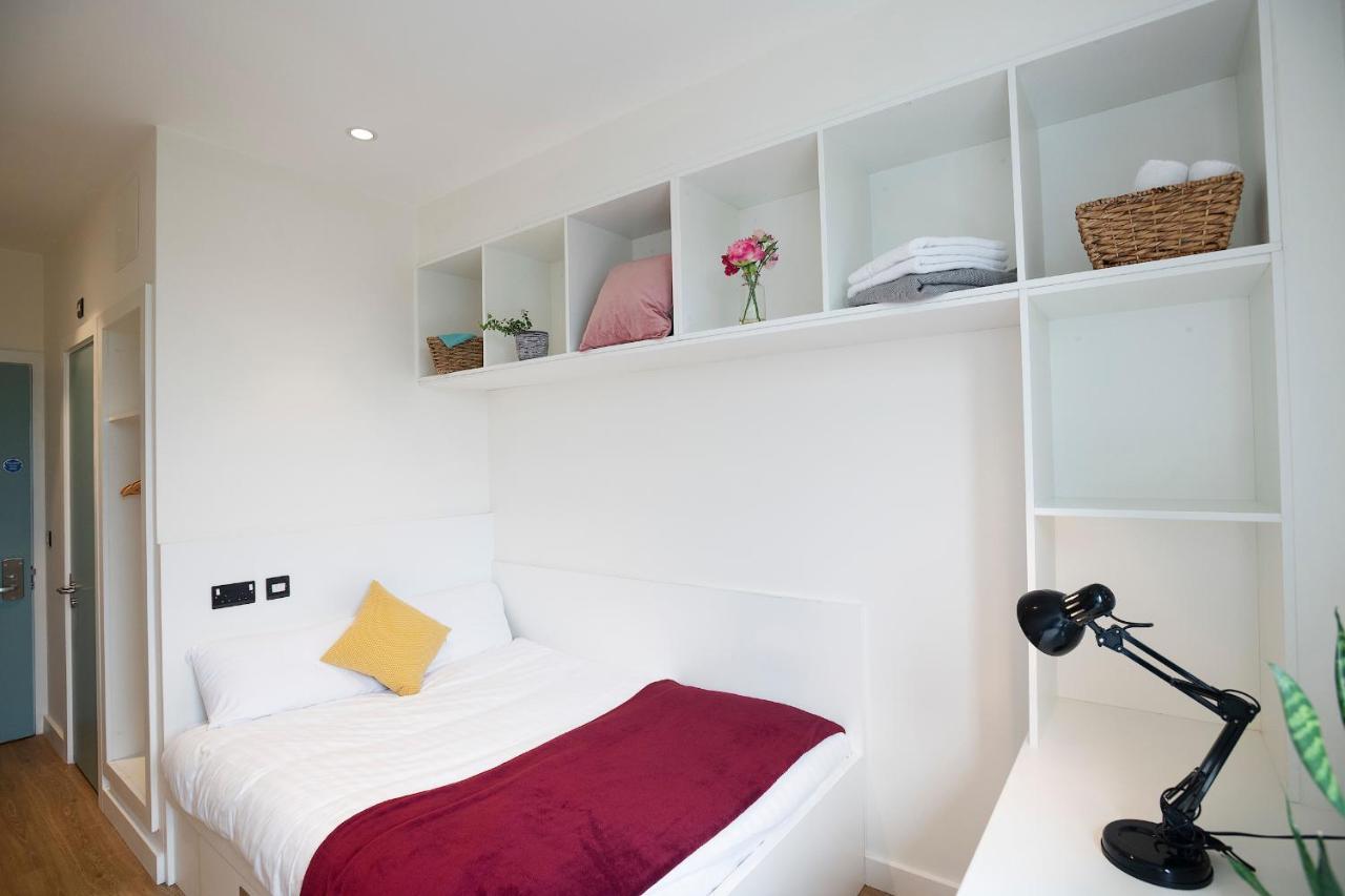 Goldcrest Village Rooms University Of Голуей Екстериор снимка