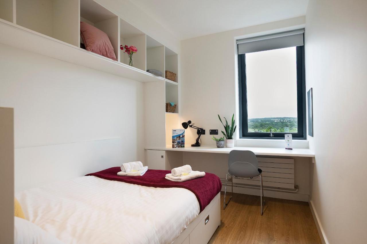 Goldcrest Village Rooms University Of Голуей Екстериор снимка